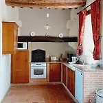 بيت للعطل Le Domaine Des Roseraies,