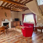 Le Domaine Des Roseraies, بيت للعطل *