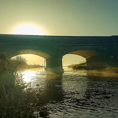 Le Domaine Des Roseraies, Hébergement de vacances Monfréville