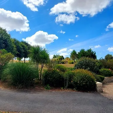 Le Domaine Des Roseraies, * Monfreville