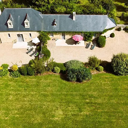 Le Domaine Des Roseraies,