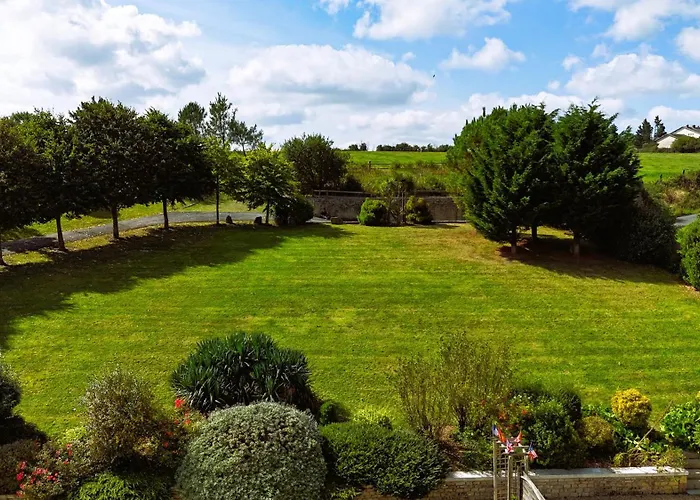 Vakantiehuis Le Domaine Des Roseraies, Monfréville