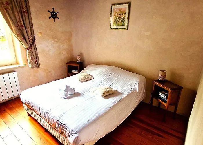 Le Domaine Des Roseraies, * Monfréville